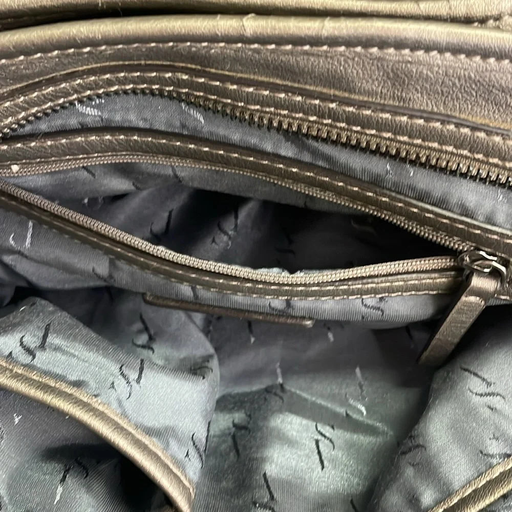 Simply Vera by Vera Wang Metallic Shoulder Bag – Pre-Owned - Picture 8 of 13